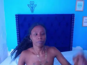 Goldenn-ass  live sex cam
