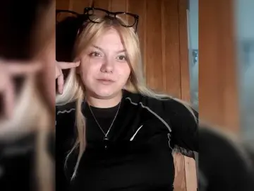 Kira-Kriss  live sex cam