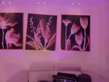 MilaLawrence  live sex cam