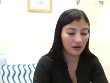 Louisk2  live sex cam