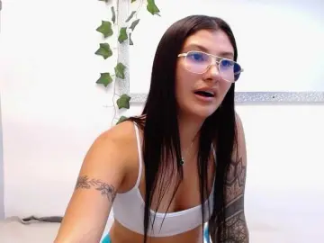Louisk2  live sex cam