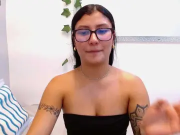 Louisk2  live sex cam