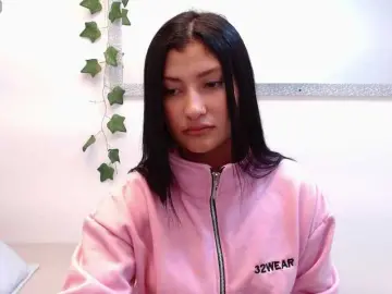 Louisk2  live sex cam