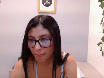 Louisk2  live sex cam