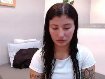Louisk2  live sex cam
