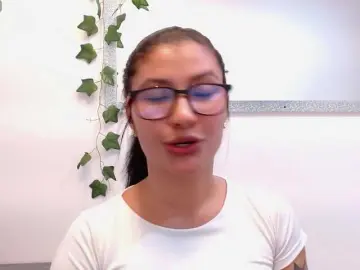 Louisk2  live sex cam