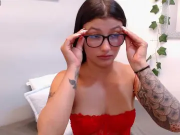 Louisk2  live sex cam
