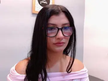 Louisk2  live sex cam
