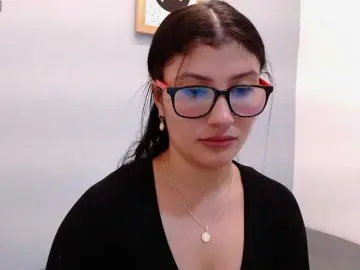 Louisk2  live sex cam