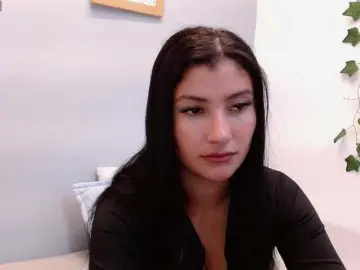 Louisk2  live sex cam