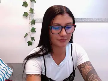 Louisk2  live sex cam
