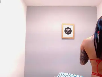Louisk2  live sex cam