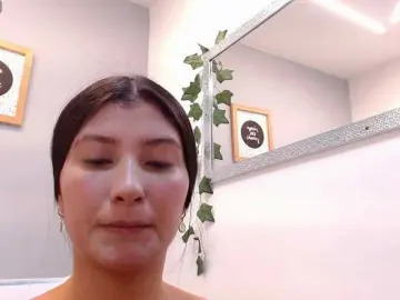 Louisk2  live sex cam