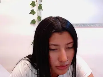 Louisk2  live sex cam