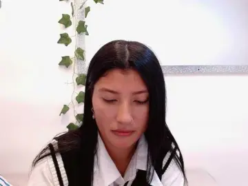 Louisk2  live sex cam