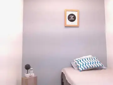 Louisk2  live sex cam
