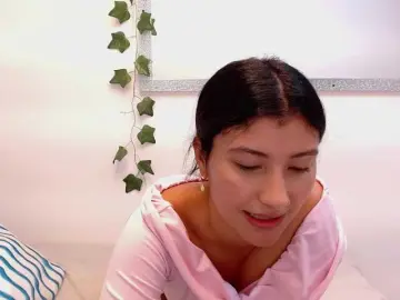 Louisk2  live sex cam
