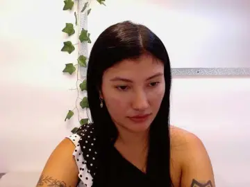 Louisk2  live sex cam