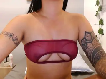 Louisk2  live sex cam