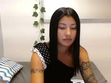 Louisk2  live sex cam