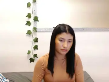 Louisk2  live sex cam