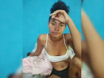 Carmella1  live sex cam