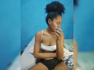 Carmella1  live sex cam