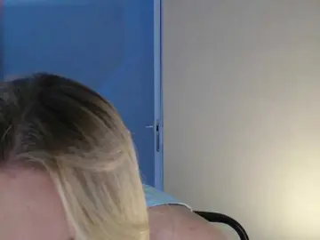 Emily-Hartt  live sex cam