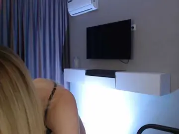 Emily-Hartt  live sex cam