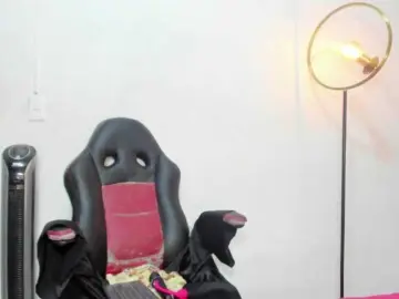 Nicol-Zurich  live sex cam