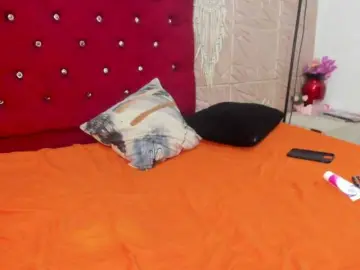 Nicol-Zurich  live sex cam