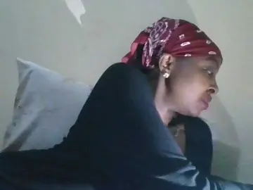 Candy2002  live sex cam