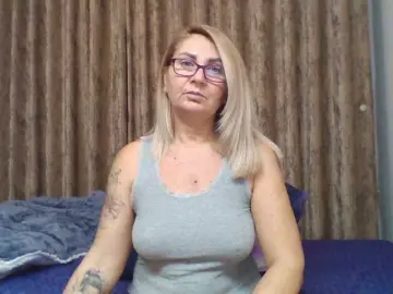 Chaudeevely  live sex cam