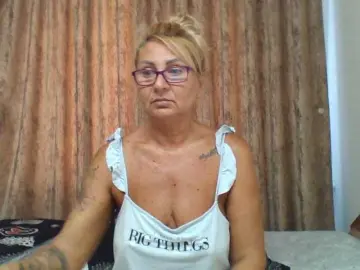 Chaudeevely  live sex cam