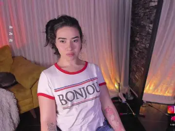 Coralwells  live sex cam