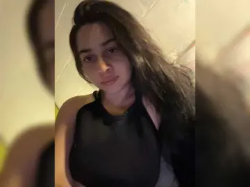 Coralwells  live sex cam