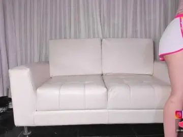 Coralwells  live sex cam