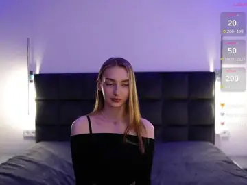 DiamondLily  live sex cam