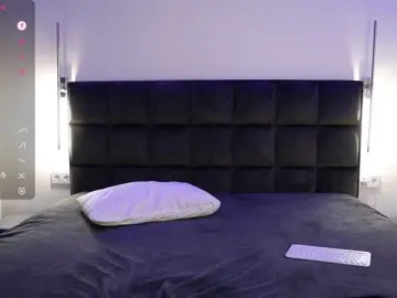 DiamondLily  live sex cam
