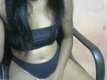 Laura1881  live sex cam