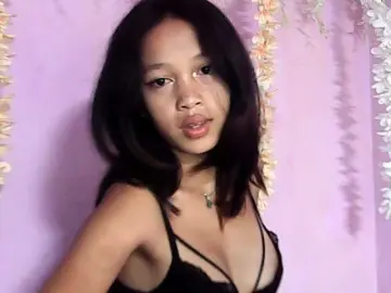 Laura1881  live sex cam