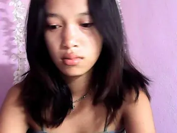 Laura1881  live sex cam