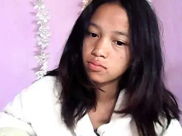 Laura1881  live sex cam