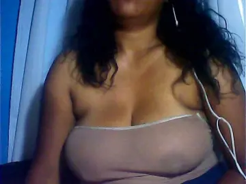 MIRANDAW  live sex cam