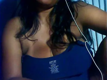 MIRANDAW  live sex cam