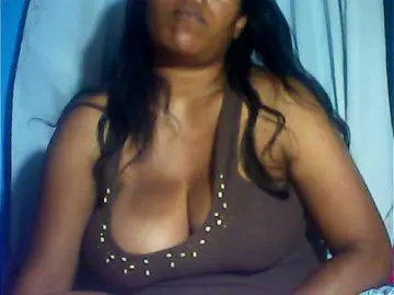 MIRANDAW  live sex cam