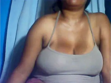 MIRANDAW  live sex cam