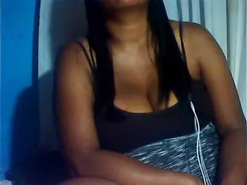 MIRANDAW  live sex cam