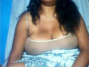 MIRANDAW  live sex cam