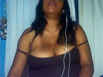 MIRANDAW  live sex cam